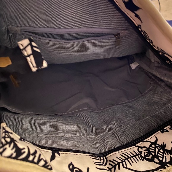 Multi pocket backpack - Picture 3 of 3